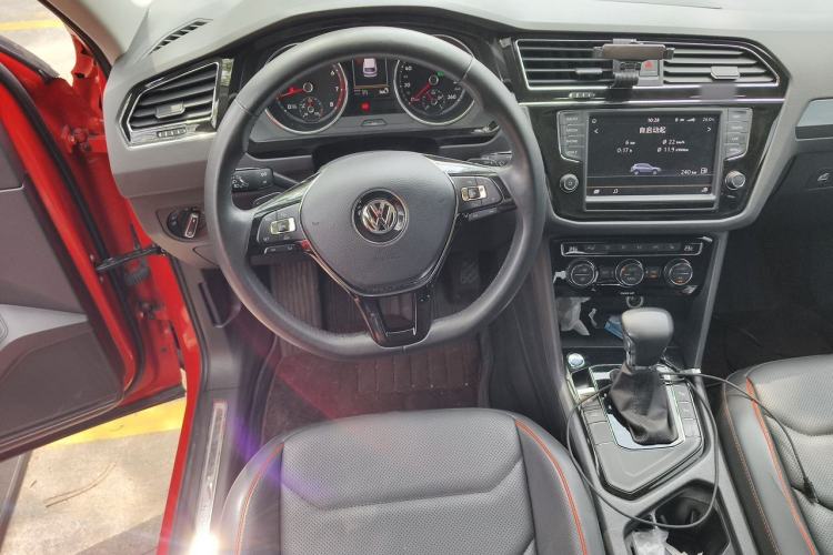 Used Volkswagen Tiguan L 2017 330TSI Automatic Two-Wheel Drive Flagship Edition Steering Wheel