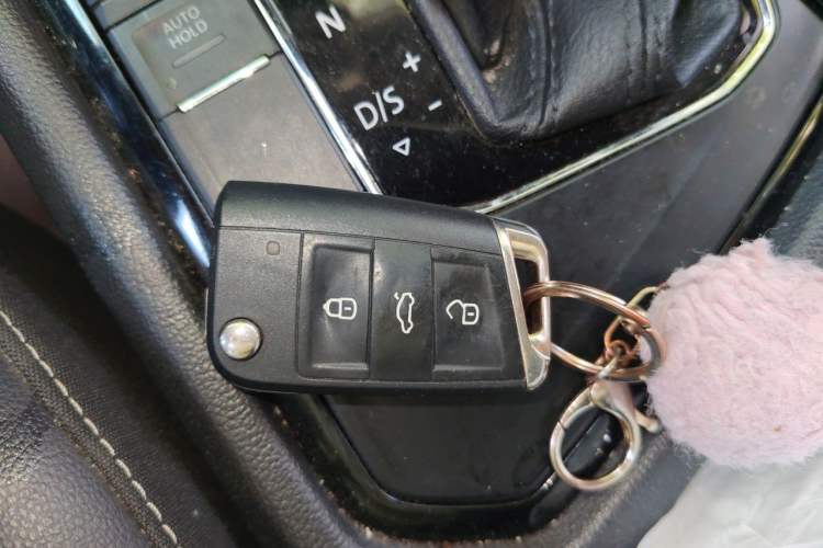 Used Volkswagen Tiguan L 2017 330TSI Automatic Two-Wheel Drive Comfort Edition Vehicle Key