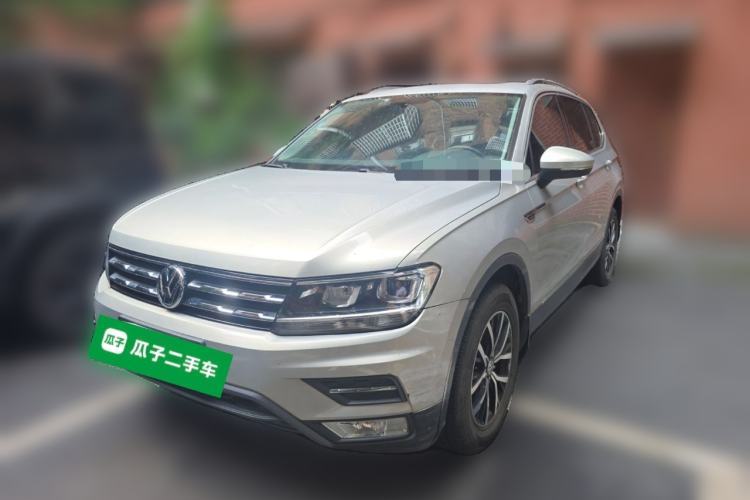 Used Volkswagen Tiguan L 2017 330TSI Automatic Two-Wheel Drive Luxury Edition Guazi used car, China used car export, Used car for sale, Used cars, Cheapest cars for sale