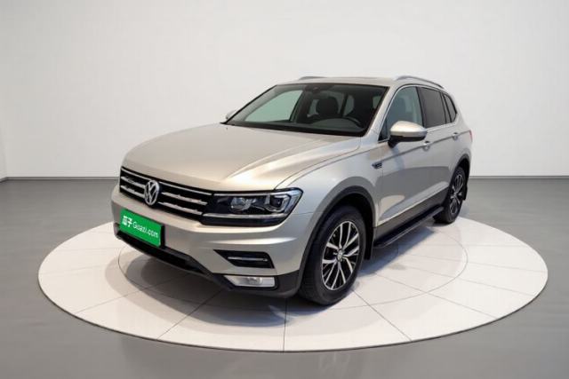 Volkswagen Tiguan L 2017 330TSI Automatic Two-Wheel Drive Luxury Edition с пробегом