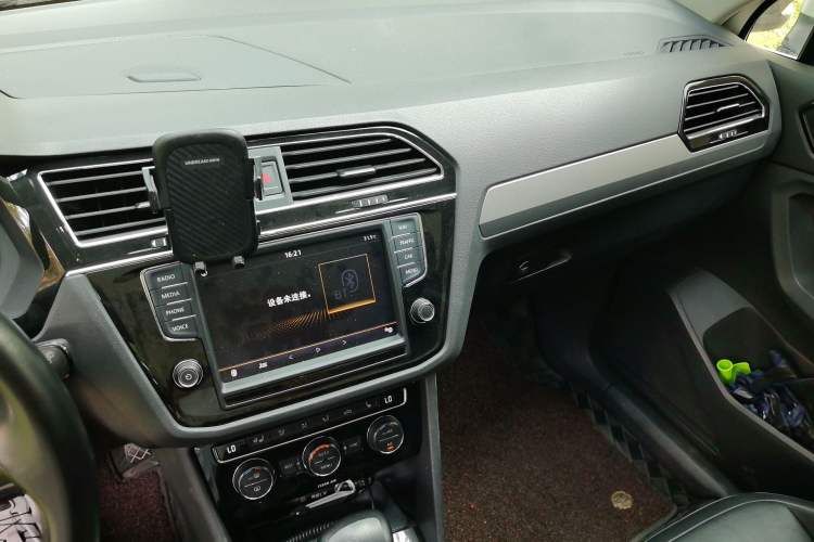 Used Volkswagen Tiguan L 2017 330TSI Automatic Two-Wheel Drive Luxury Edition Audio And AC Panel