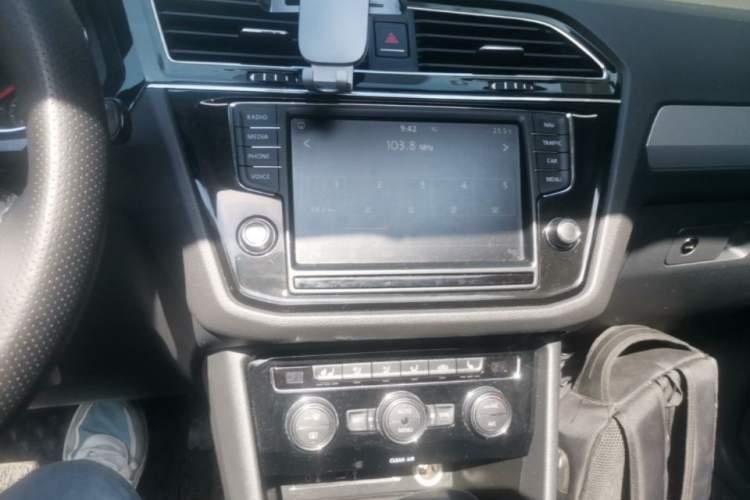 Used Volkswagen Tiguan L 2017 330TSI Automatic Two-Wheel Drive Flagship Edition Audio And AC Panel