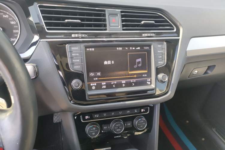 Used Volkswagen Tiguan L 2017 380TSI Automatic All-Wheel-Drive Flagship Edition Audio And AC Panel