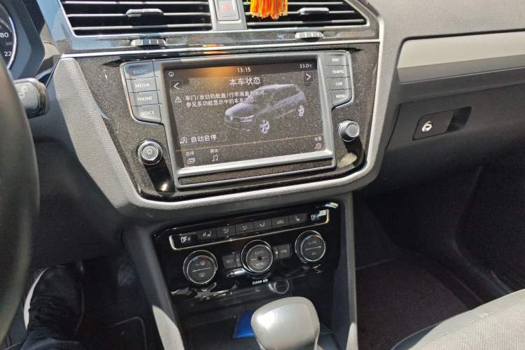 Used Volkswagen Tiguan L 2017 330TSI Automatic Two-Wheel Drive Flagship Edition Audio And AC Panel