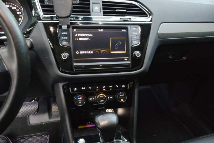 Used Volkswagen Tiguan L 2017 330TSI Automatic Two-Wheel Drive Luxury Edition Audio And AC Panel