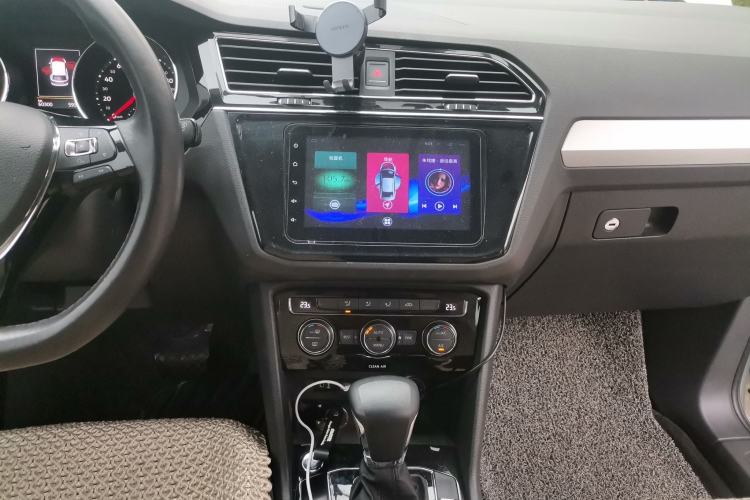 Used Volkswagen Tiguan L 2017 330TSI Automatic Two-Wheel Drive Comfort Edition Audio And AC Panel