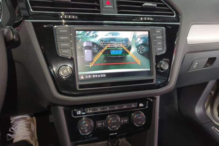 Used Volkswagen Tiguan L 2017 330TSI Automatic Two-Wheel Drive Flagship Edition Audio And AC Panel