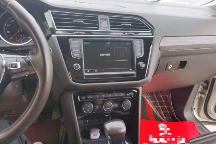 Used Volkswagen Tiguan L 2017 330TSI Automatic Two-Wheel Drive Luxury Edition Audio And AC Panel