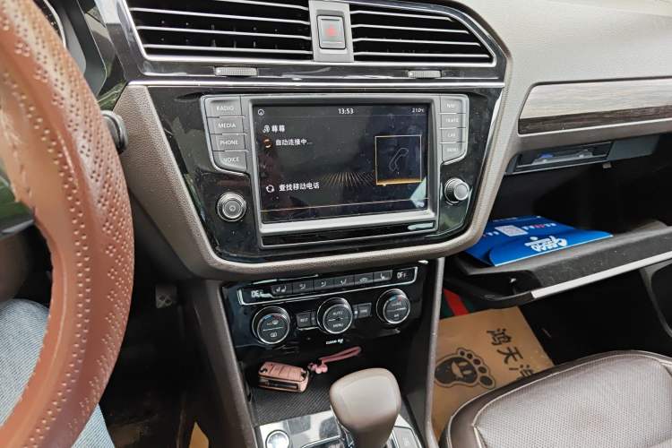 Used Volkswagen Tiguan L 2017 330TSI Automatic Two-Wheel Drive Flagship Edition Audio And AC Panel