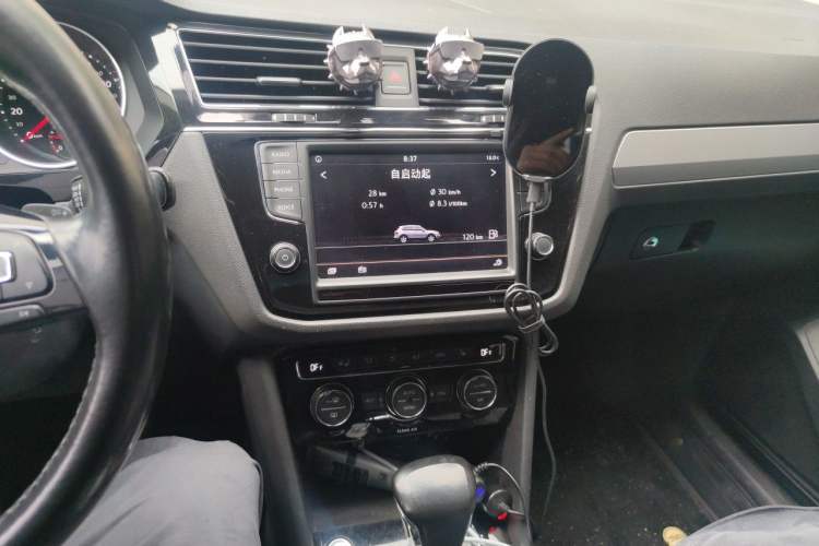 Used Volkswagen Tiguan L 2017 330TSI Automatic Two-Wheel Drive Luxury Edition Audio And AC Panel