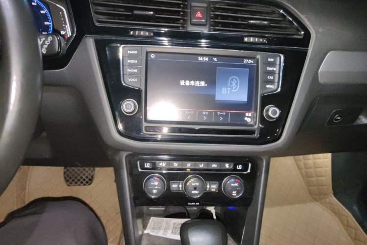 Used Volkswagen Tiguan L 2017 380TSI Automatic All-Wheel-Drive Flagship Edition Audio And AC Panel