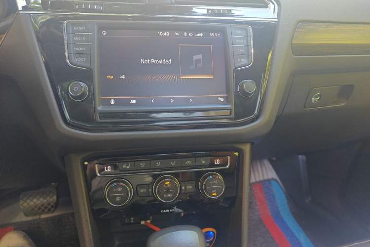 Used Volkswagen Tiguan L 2017 330TSI Automatic Two-Wheel Drive Flagship Edition Audio And AC Panel