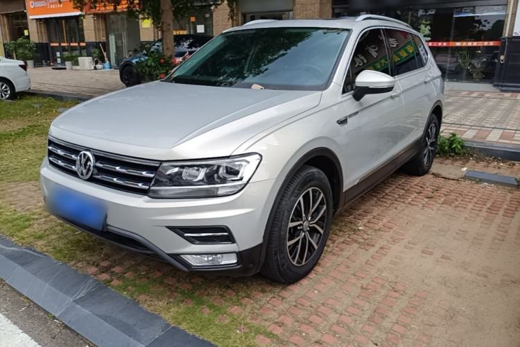 Used Volkswagen Tiguan L 2017 330TSI Automatic Two-Wheel Drive Luxury Edition Guazi used car, China used car export, Used car for sale, Used cars, Cheapest cars for sale