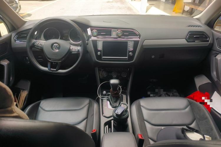 Used Volkswagen Tiguan L 2017 330TSI Automatic Two-Wheel Drive Luxury Edition Center Console