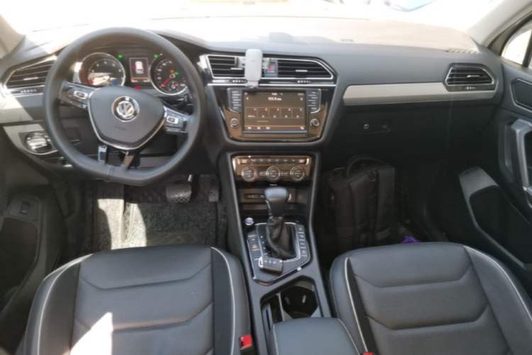 Used Volkswagen Tiguan L 2017 330TSI Automatic Two-Wheel Drive Flagship Edition Center Console
