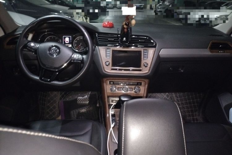 Used Volkswagen Tiguan L 2017 330TSI Automatic Two-Wheel Drive Comfort Edition Center Console