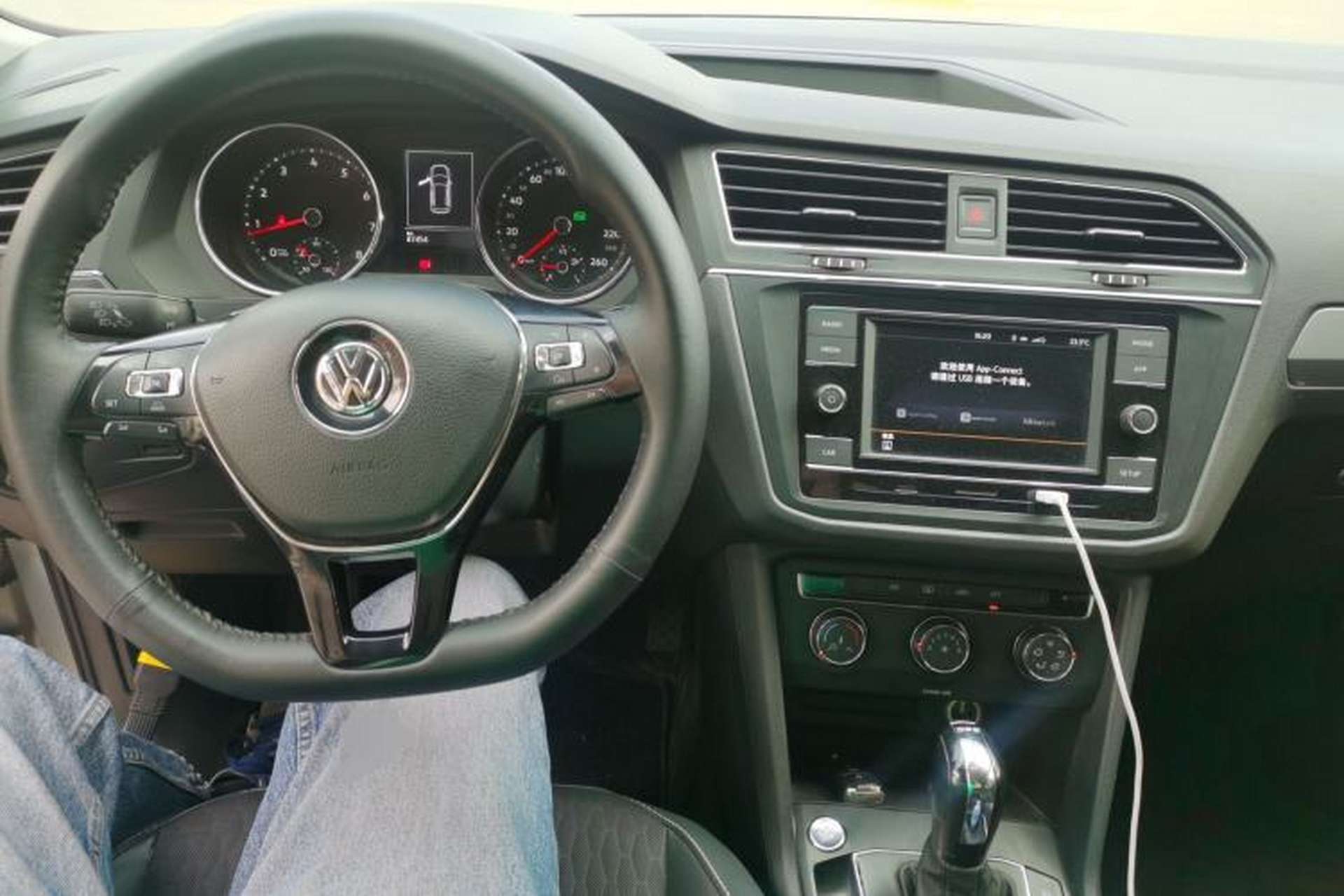 Used Volkswagen Tiguan L 2017 330TSI Automatic Two-Wheel Drive Luxury Edition Center Console