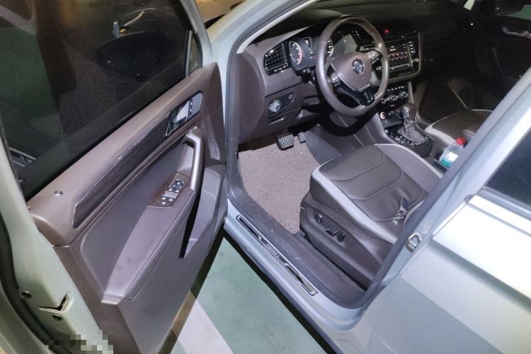 Used Volkswagen Tiguan L 2017 330TSI Automatic Two-Wheel Drive Luxury Edition Driver Seat