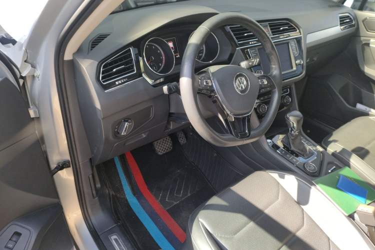 Used Volkswagen Tiguan L 2017 380TSI Automatic All-Wheel-Drive Flagship Edition Driver Seat