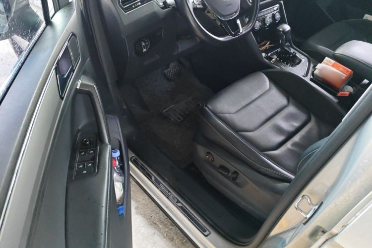 Used Volkswagen Tiguan L 2017 330TSI Automatic Two-Wheel Drive Comfort Edition Driver Seat