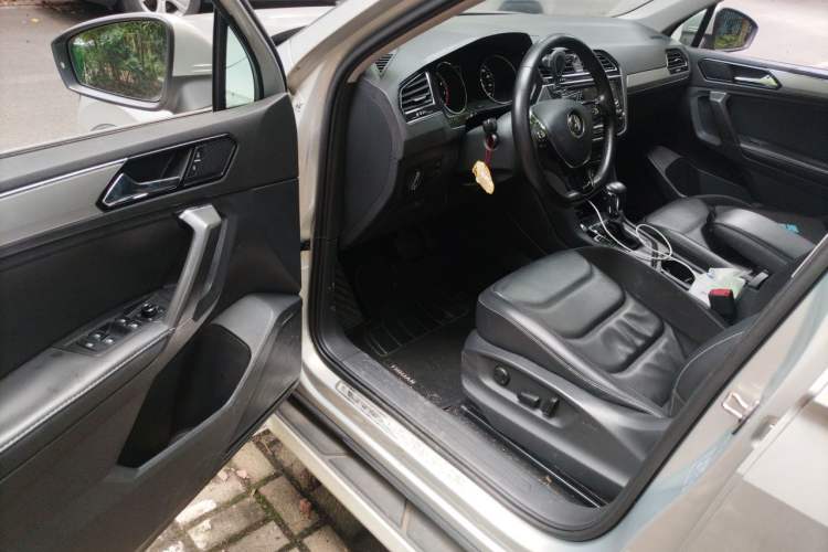 Used Volkswagen Tiguan L 2017 330TSI Automatic Two-Wheel Drive Luxury Edition Driver Seat