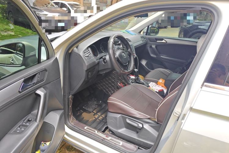 Used Volkswagen Tiguan L 2017 330TSI Automatic Two-Wheel Drive Luxury Edition Driver Seat