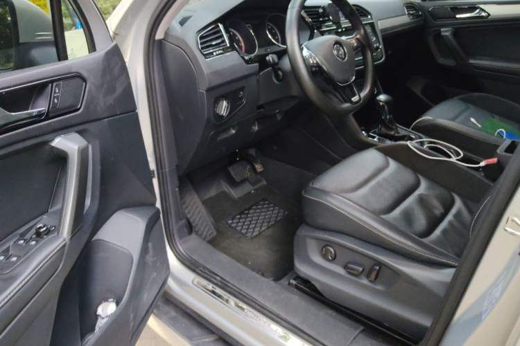 Used Volkswagen Tiguan L 2017 330TSI Automatic Two-Wheel Drive Luxury Edition Driver Seat