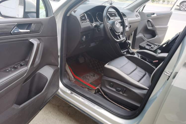 Used Volkswagen Tiguan L 2017 330TSI Automatic Two-Wheel Drive Luxury Edition Driver Seat