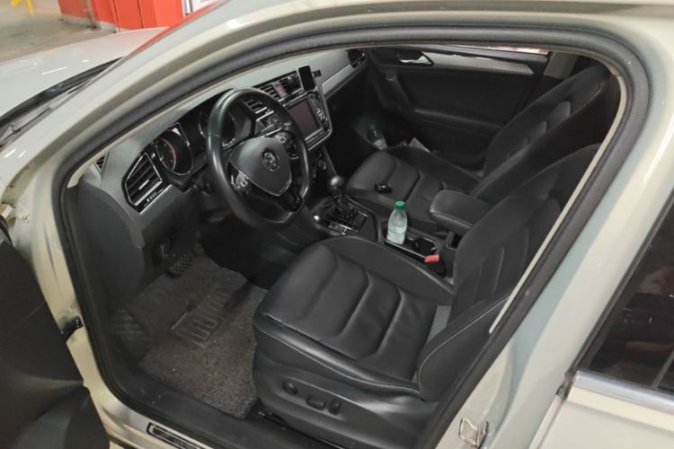 Used Volkswagen Tiguan L 2017 330TSI Automatic Two-Wheel Drive Comfort Edition Driver Seat