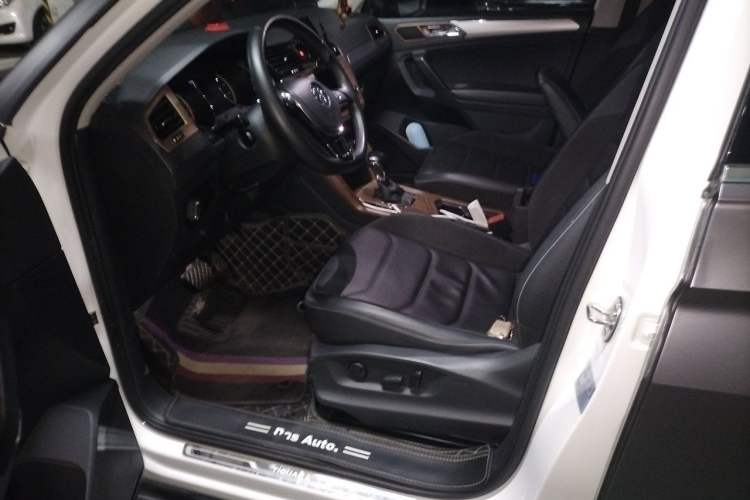 Used Volkswagen Tiguan L 2017 330TSI Automatic Two-Wheel Drive Comfort Edition Driver Seat