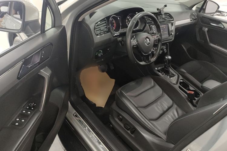 Used Volkswagen Tiguan L 2017 330TSI Automatic Two-Wheel Drive Luxury Edition Driver Seat