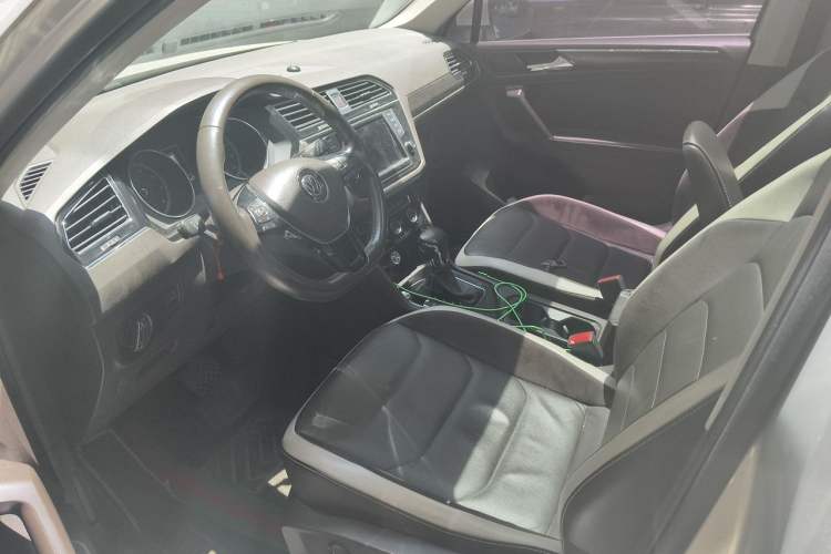 Used Volkswagen Tiguan L 2017 330TSI Automatic Two-Wheel Drive Luxury Edition Driver Seat