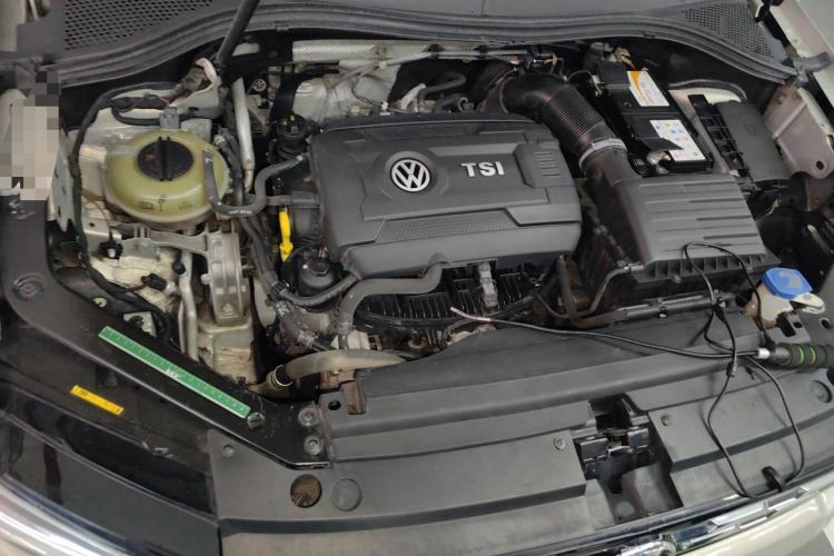 Used Volkswagen Tiguan L 2017 330TSI Automatic Two-Wheel Drive Luxury Edition Engine Bay