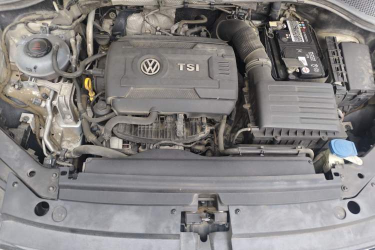 Used Volkswagen Tiguan L 2017 330TSI Automatic Two-Wheel Drive Luxury Edition Engine Bay