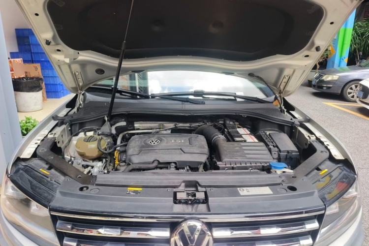 Used Volkswagen Tiguan L 2017 330TSI Automatic Two-Wheel Drive Luxury Edition Engine Bay