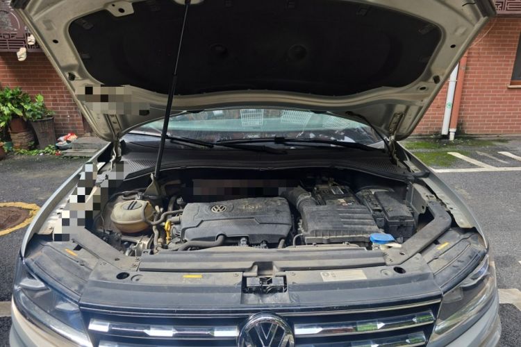 Used Volkswagen Tiguan L 2017 330TSI Automatic Two-Wheel Drive Luxury Edition Engine Bay