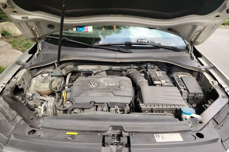 Used Volkswagen Tiguan L 2017 330TSI Automatic Two-Wheel Drive Flagship Edition Engine Bay