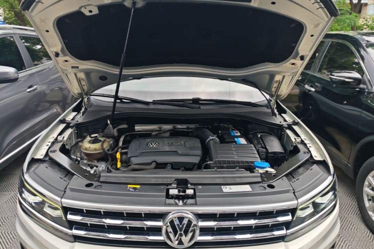Used Volkswagen Tiguan L 2017 330TSI Automatic Two-Wheel Drive Flagship Edition Engine Bay