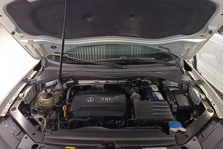 Used Volkswagen Tiguan L 2017 330TSI Automatic Two-Wheel Drive Flagship Edition Engine Bay