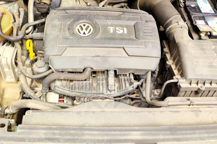 Used Volkswagen Tiguan L 2017 330TSI Automatic Two-Wheel Drive Luxury Edition Engine Bay