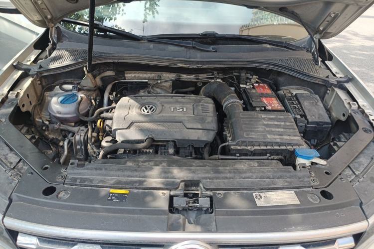 Used Volkswagen Tiguan L 2017 380TSI Automatic All-Wheel-Drive Luxury Edition Engine Bay