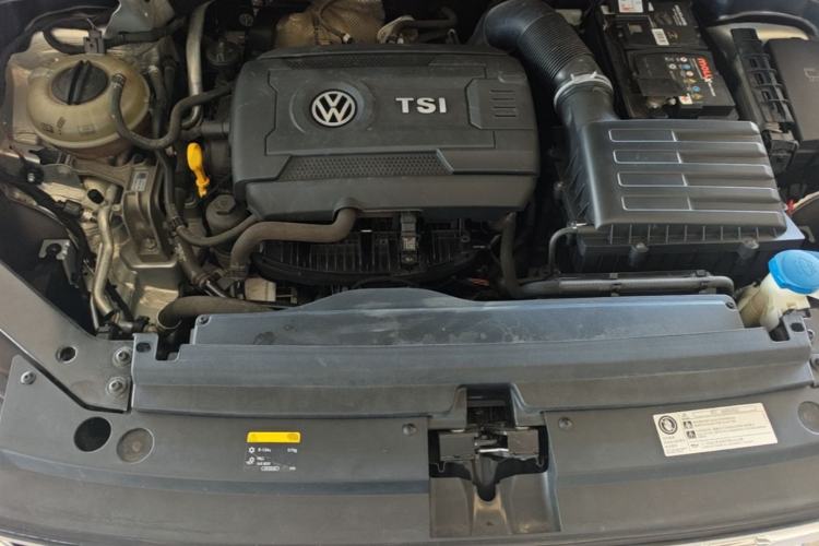 Used Volkswagen Tiguan L 2017 330TSI Automatic Two-Wheel Drive Luxury Edition Engine Bay