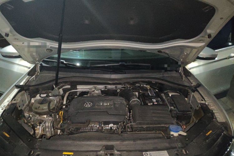 Used Volkswagen Tiguan L 2017 330TSI Automatic Two-Wheel Drive Luxury Edition Engine Bay