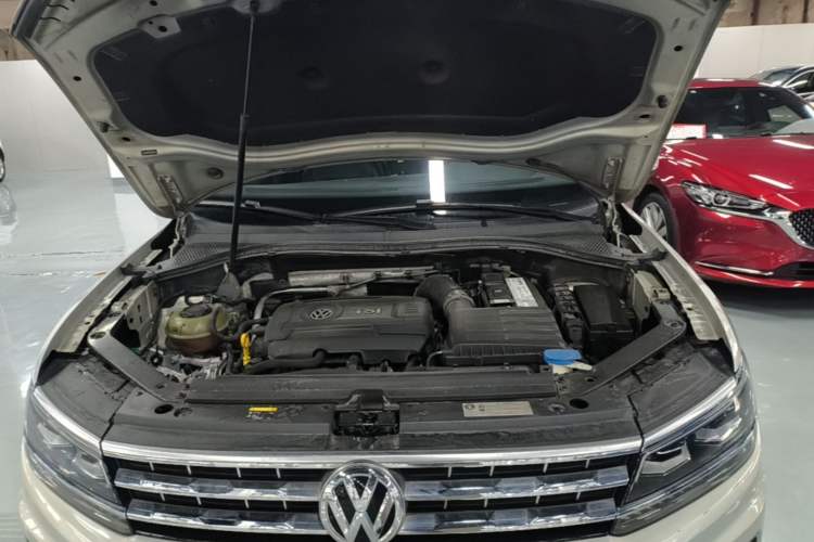 Used Volkswagen Tiguan L 2017 380TSI Automatic All-Wheel-Drive Luxury Edition Engine Bay