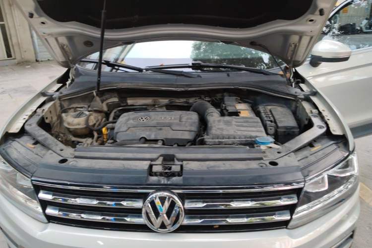 Used Volkswagen Tiguan L 2017 330TSI Automatic Two-Wheel Drive Luxury Edition Engine Bay