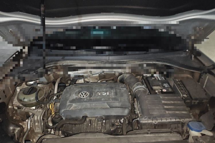 Used Volkswagen Tiguan L 2017 330TSI Automatic Two-Wheel Drive Luxury Edition Engine Bay