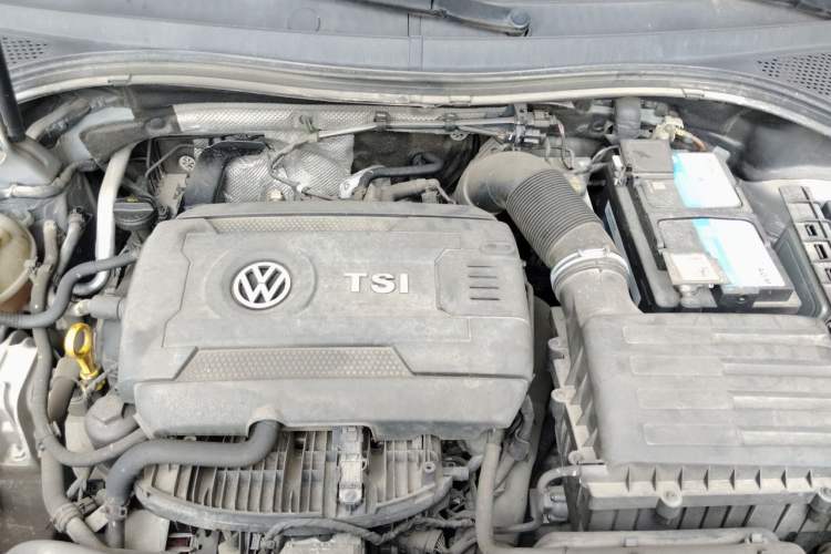 Used Volkswagen Tiguan L 2017 330TSI Automatic Two-Wheel Drive Luxury Edition Engine Bay