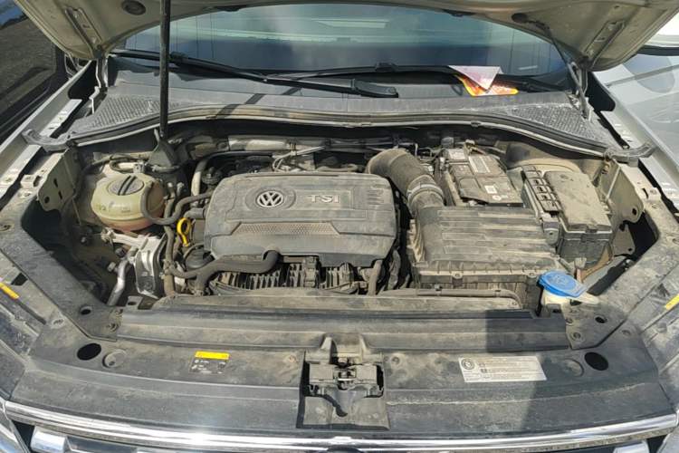 Used Volkswagen Tiguan L 2017 330TSI Automatic Two-Wheel Drive Luxury Edition Engine Bay
