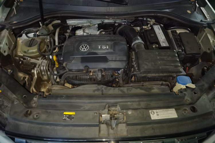 Used Volkswagen Tiguan L 2017 330TSI Automatic Two-Wheel Drive Luxury Edition Engine Bay