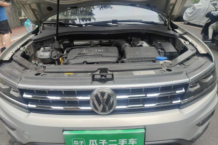 Used Volkswagen Tiguan L 2017 380TSI Automatic All-Wheel-Drive Flagship Edition Engine Bay